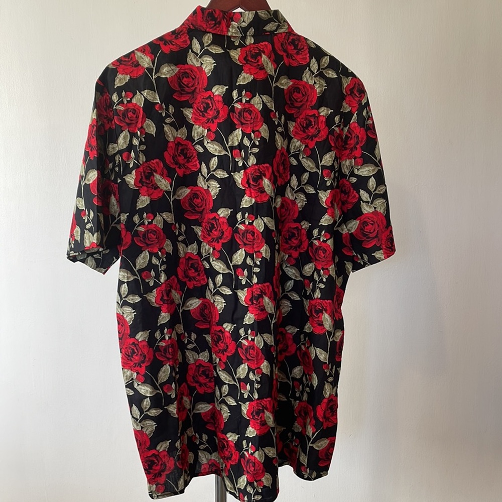 S.S.L.R Men’s Collection  FLORAL 🌹 Buttons down Mens SHIRT  size  2XL”